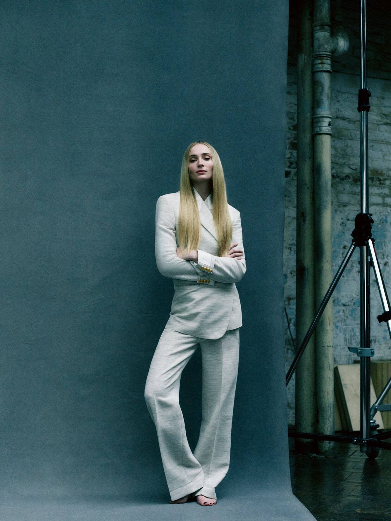 SOPHIE TURNER PHOTOSHOOT BRITISH VOGUE MAGAZINE JUNE 202404